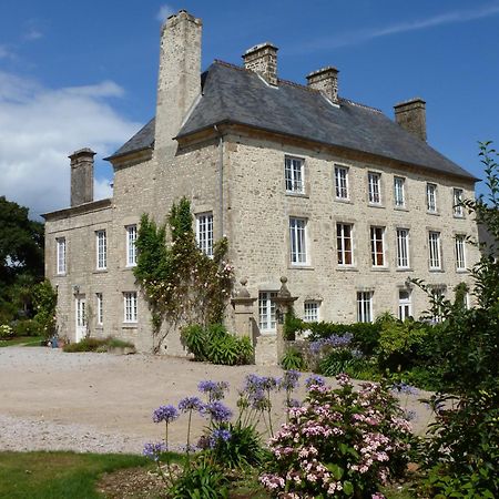 مبيت وإفطار فالوجنيس Manoir De Savigny المظهر الخارجي الصورة