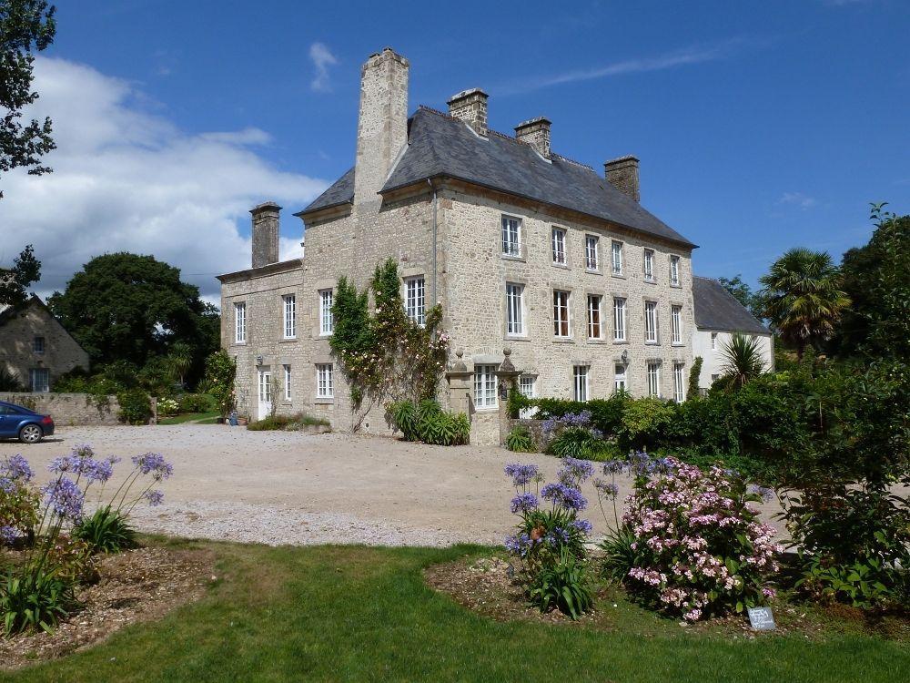 مبيت وإفطار فالوجنيس Manoir De Savigny المظهر الخارجي الصورة