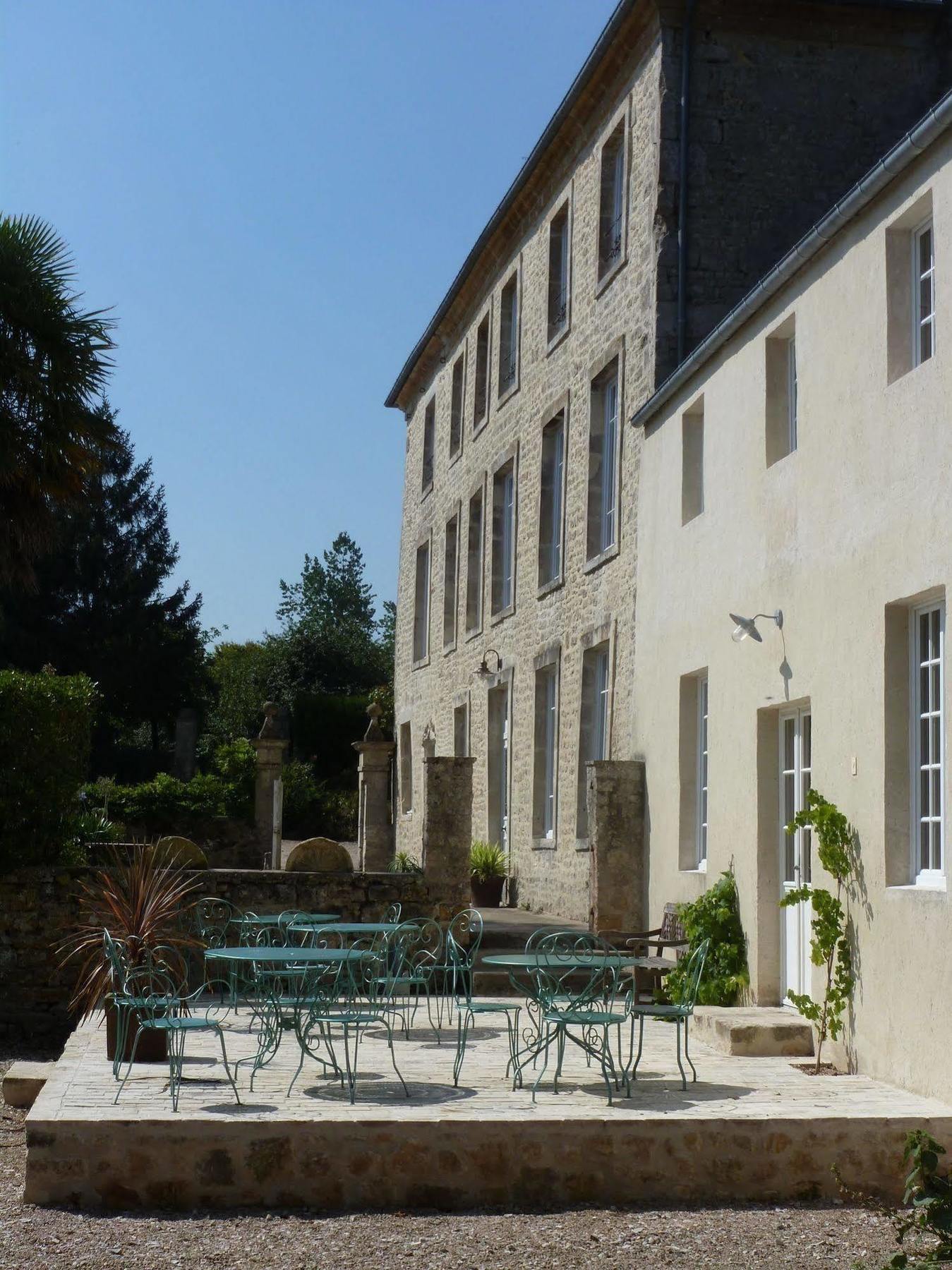مبيت وإفطار فالوجنيس Manoir De Savigny المظهر الخارجي الصورة