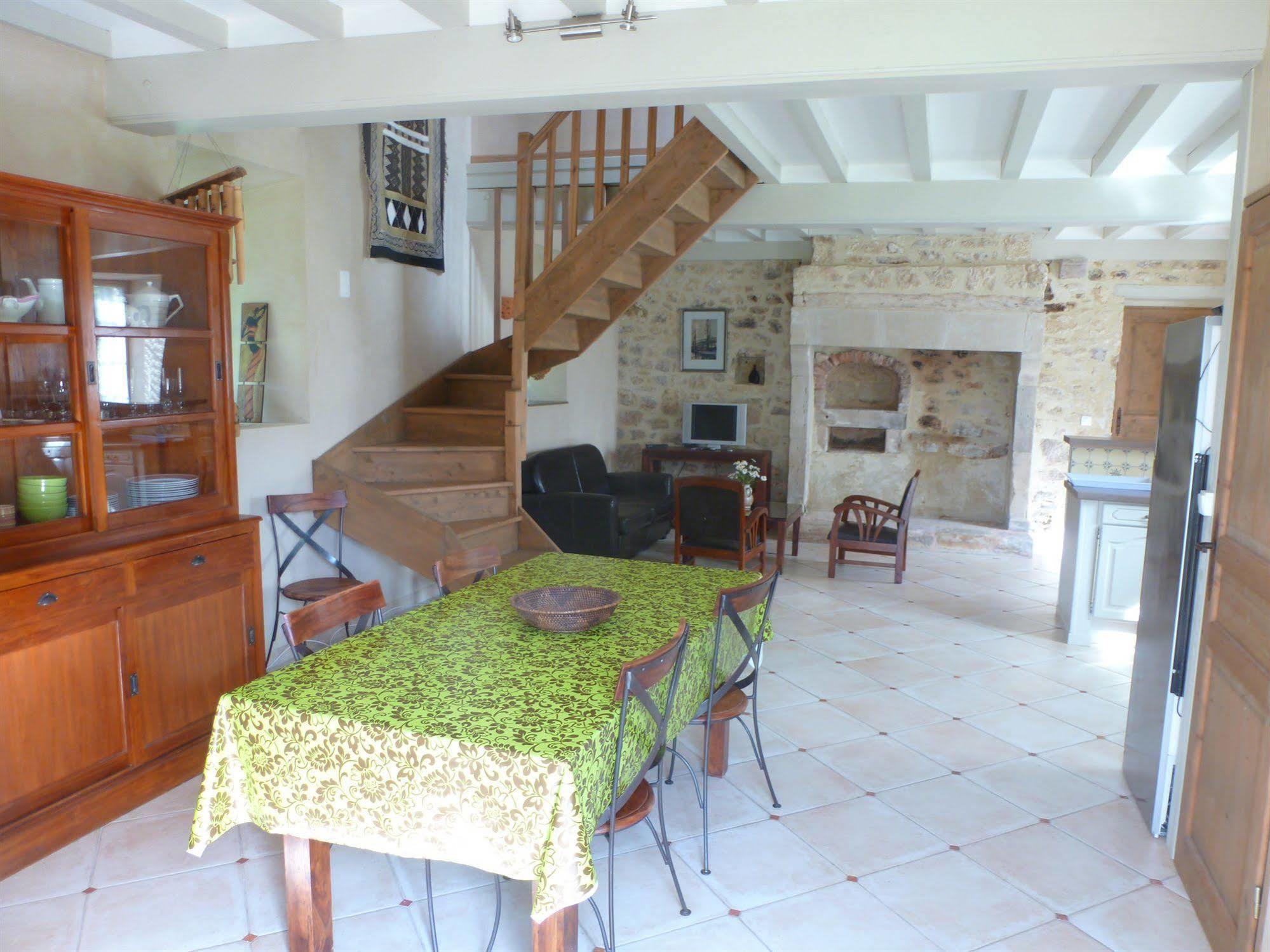 مبيت وإفطار فالوجنيس Manoir De Savigny المظهر الخارجي الصورة