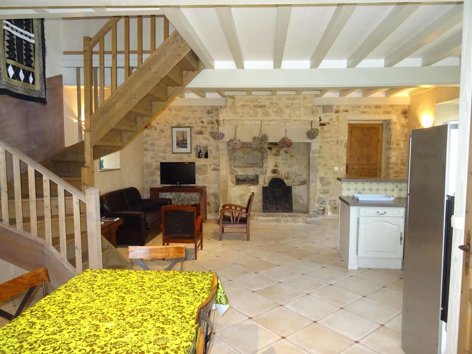 مبيت وإفطار فالوجنيس Manoir De Savigny المظهر الخارجي الصورة